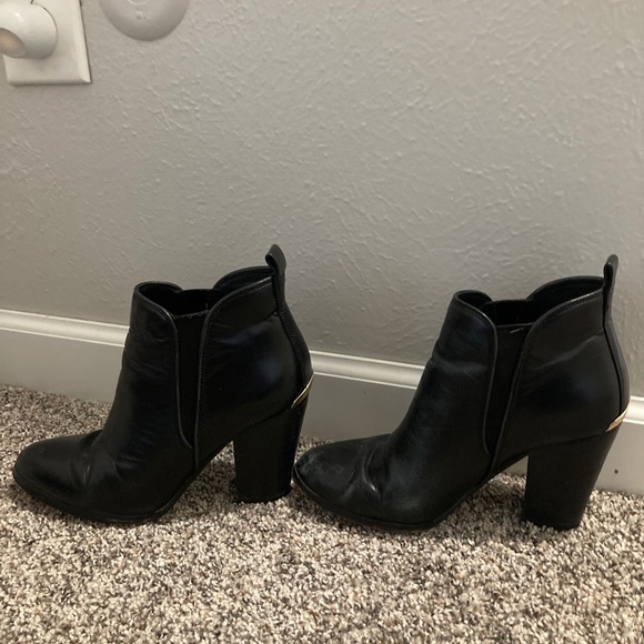 Michael Kors Shoes - Michael Kors black leather ankle boots